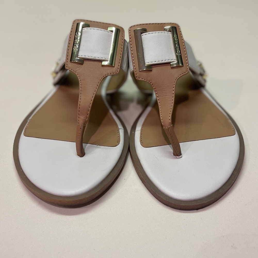 Calvin Klein White/Tan Thong Sandals sz 7